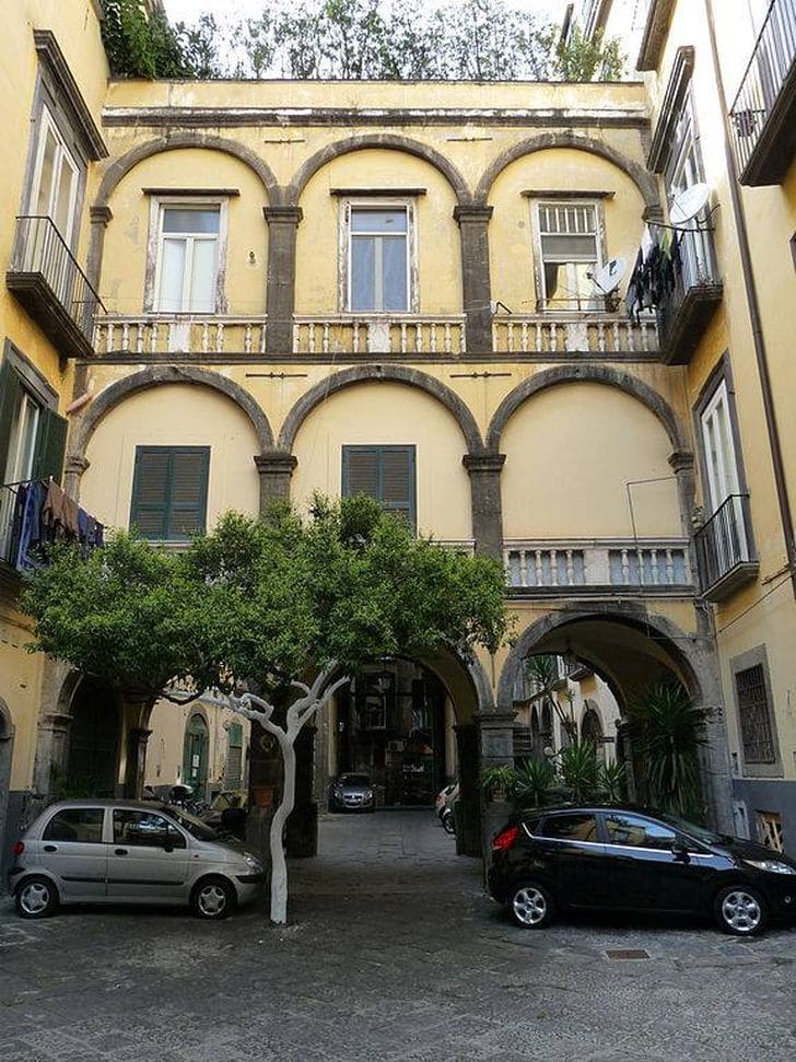 palazzo_duchi_casamassima_napoli