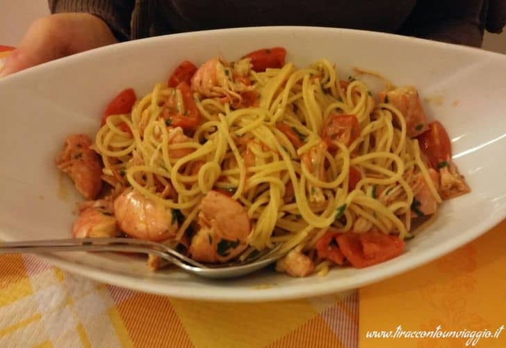 spaghetti_pomodorini_gamberi_bottarga