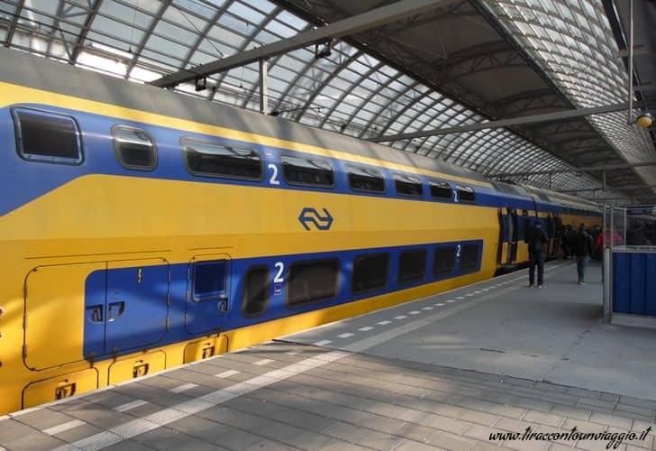 Eindhoven Amsterdam treno WiFi