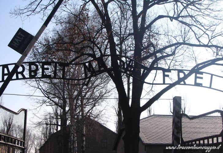 Auschwitz_Arbeit_Macht_Frei