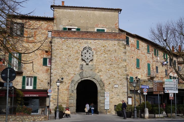 Mura e porte medievali Lucignano