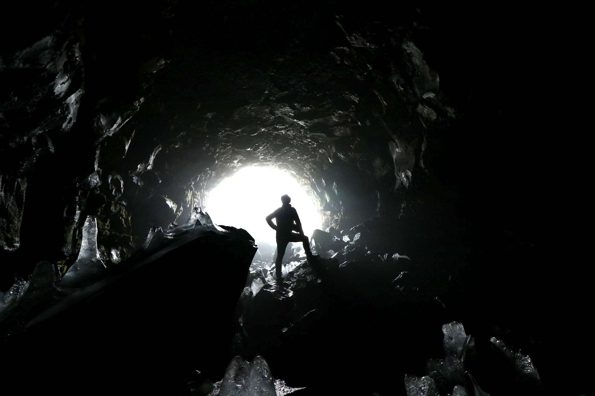 Raufarhólshellir tour tunnel lava islanda