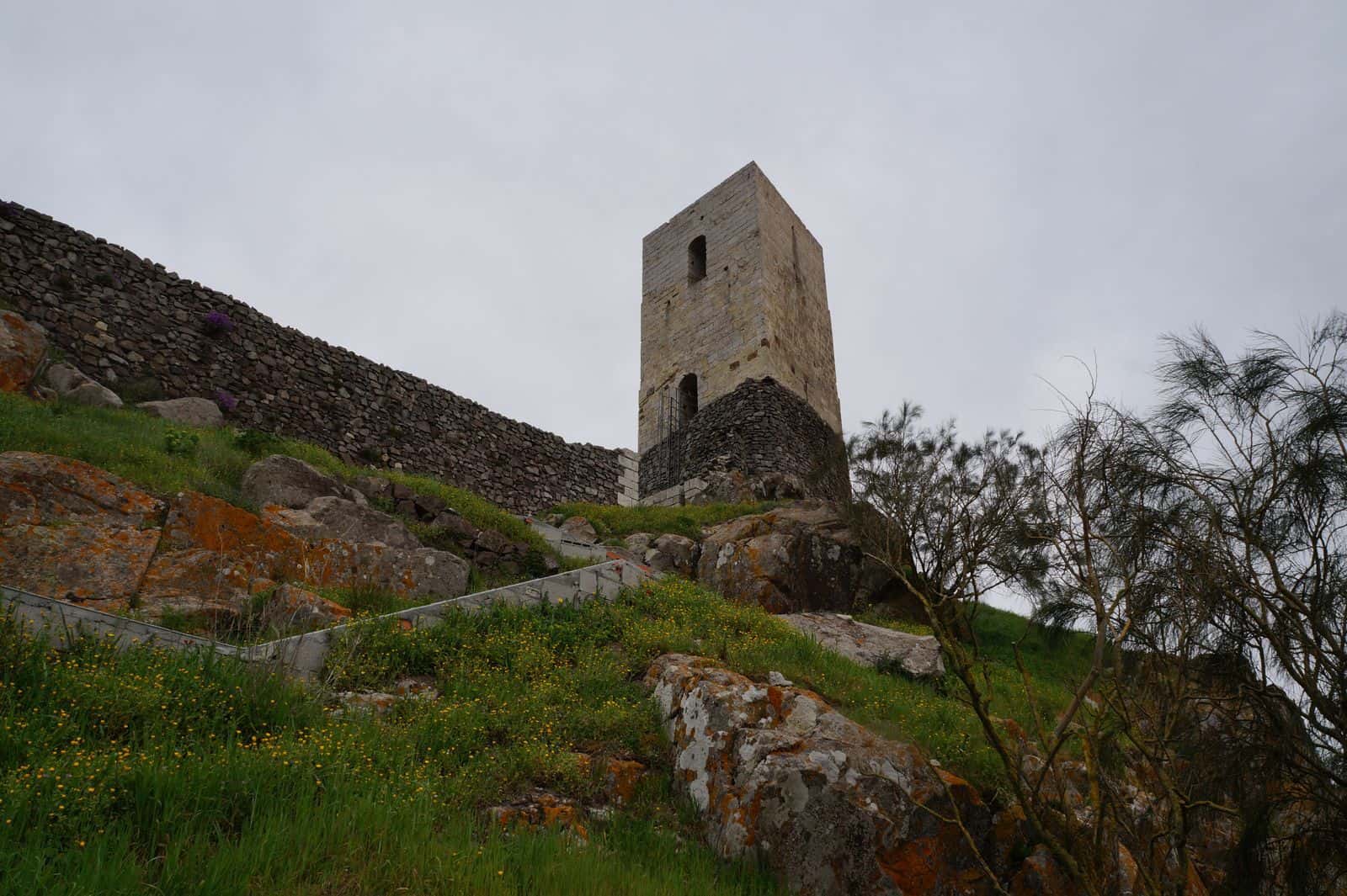castello_medievale_osilo_malaspina_torre_quadrata