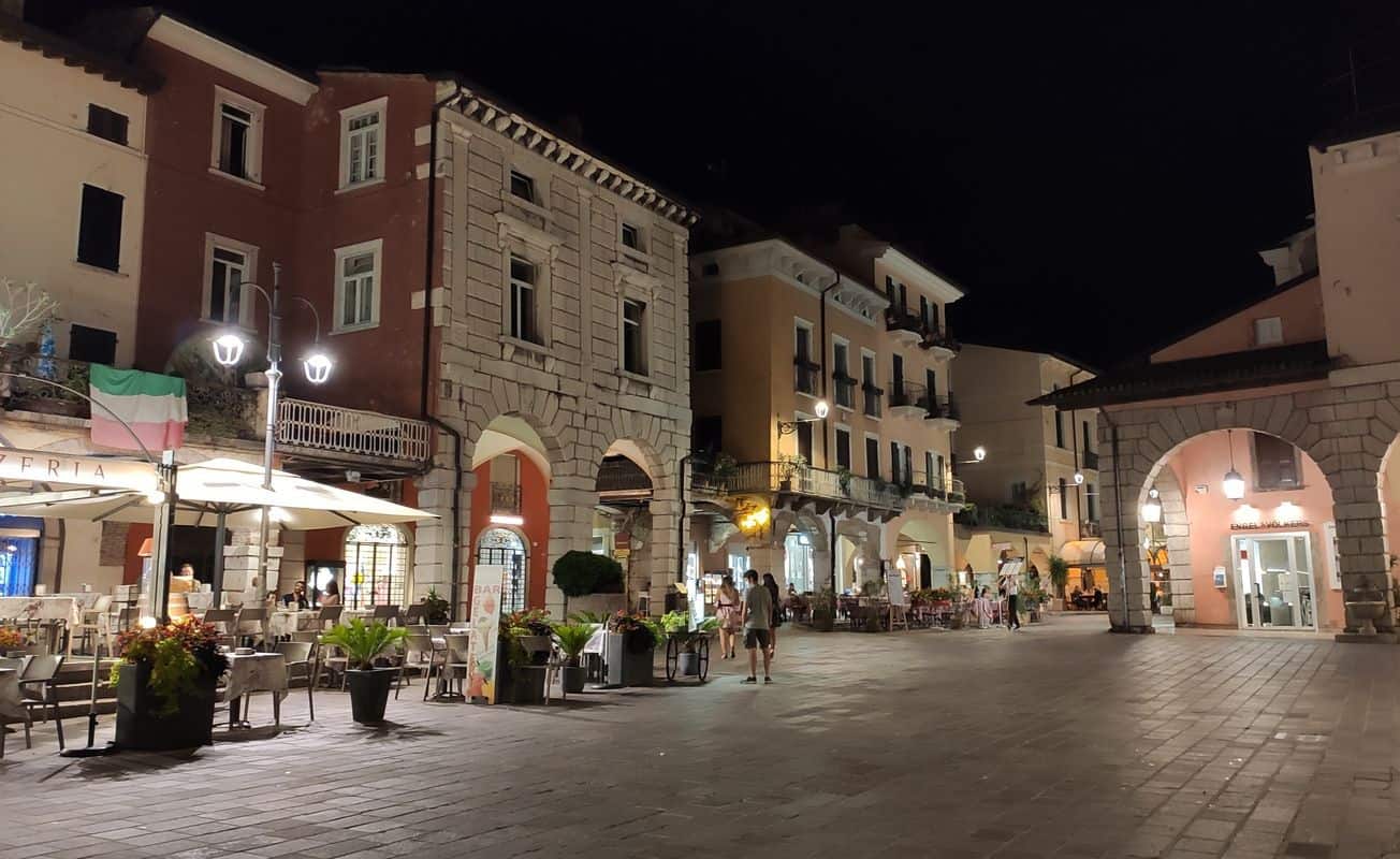 Piazza Malvezzi da vedere a Desenzano del Garda