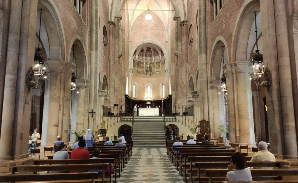 interno cattedrale fidenza