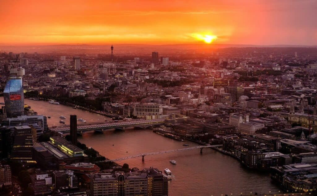 Vista al tramonto da The Shard a Londra