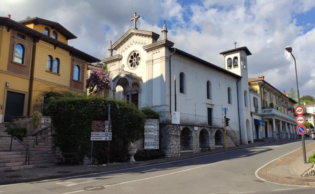 chiesa Nativita Maria gardone riviera