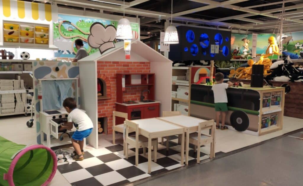 Småland Ikea: l'area giochi per intrattenere i bimbi mentre arredate casa