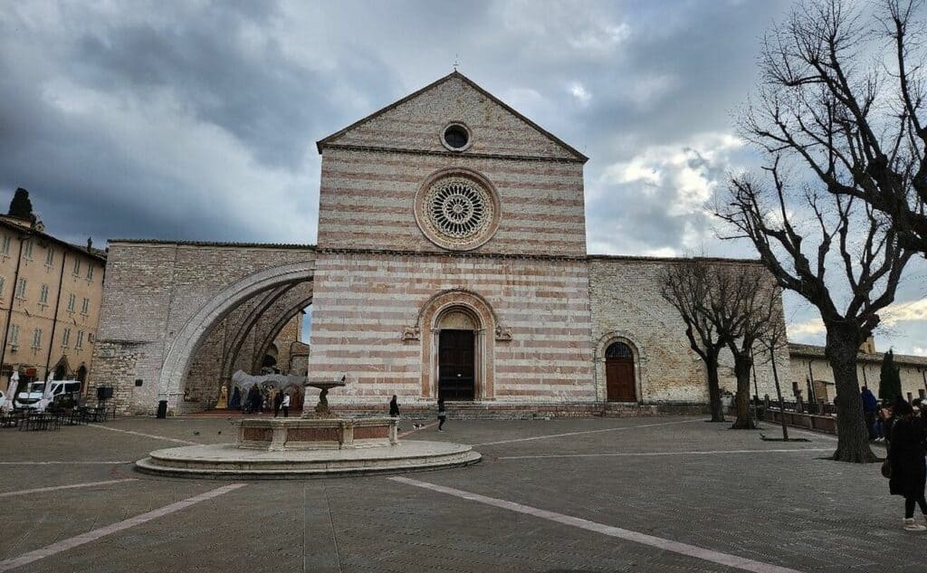 Basilica di Santa Chiara, Assisi