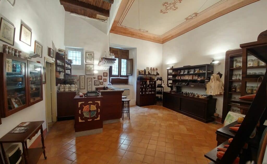 Museo della Farmacia, Giardini della Minerva, Salerno